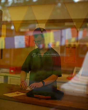 Beyond The Frame: Junge Perspektiven auf Vielfalt im Glauben