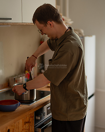 Beyond The Frame: Junge Perspektiven auf Vielfalt im Glauben